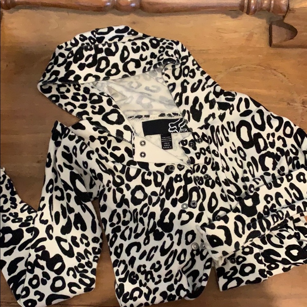 Cheetah Print Fox Sweater (hooded)